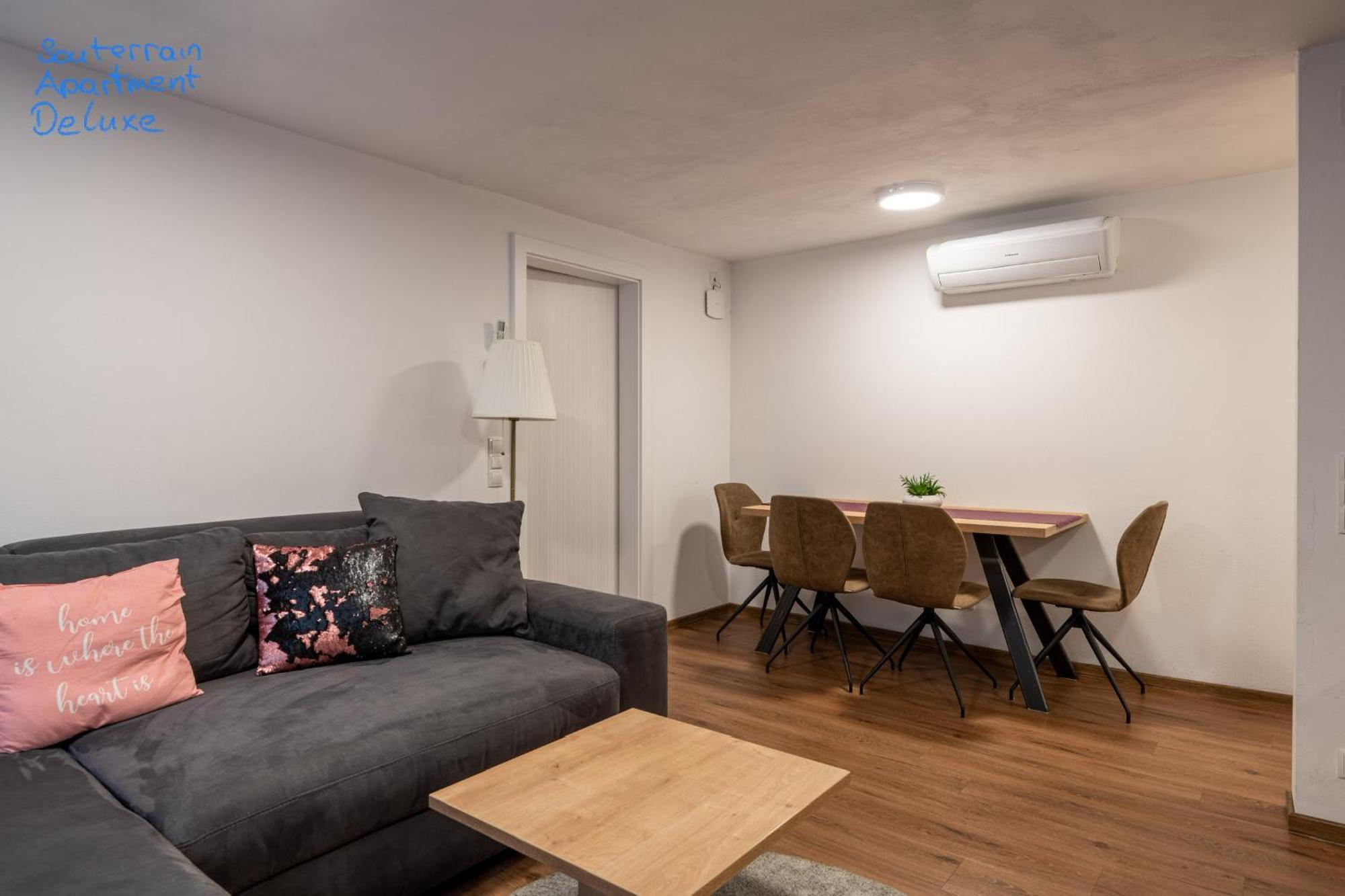 Amelies Mountain View Apartment Kaprun Room photo